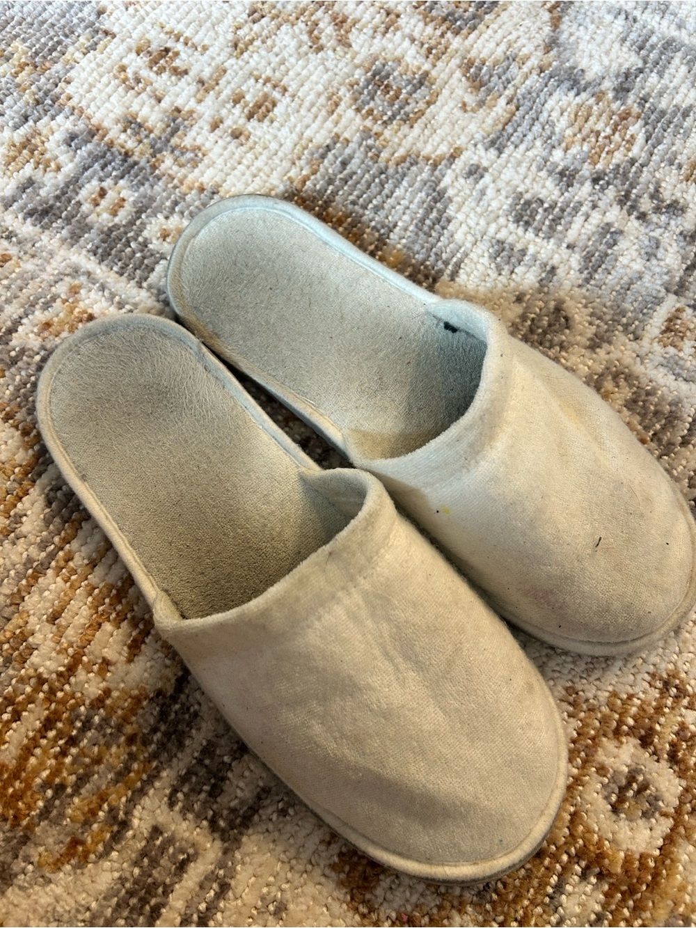 Well Worn IKEA White Indoor Slip-On Slippers